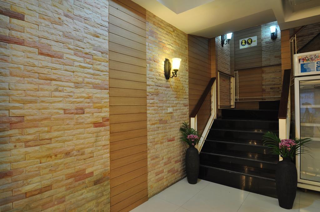 Orchid Hostel Bangkok Bagian luar foto