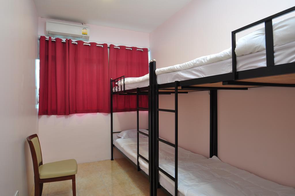 Orchid Hostel Bangkok Bagian luar foto