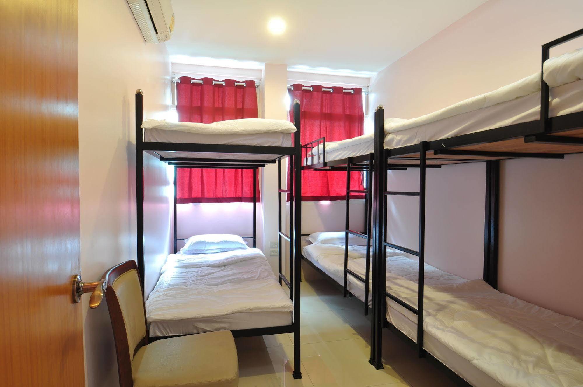 Orchid Hostel Bangkok Bagian luar foto