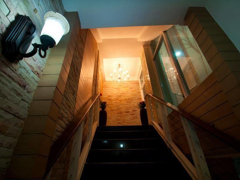 Orchid Hostel Bangkok Bagian luar foto